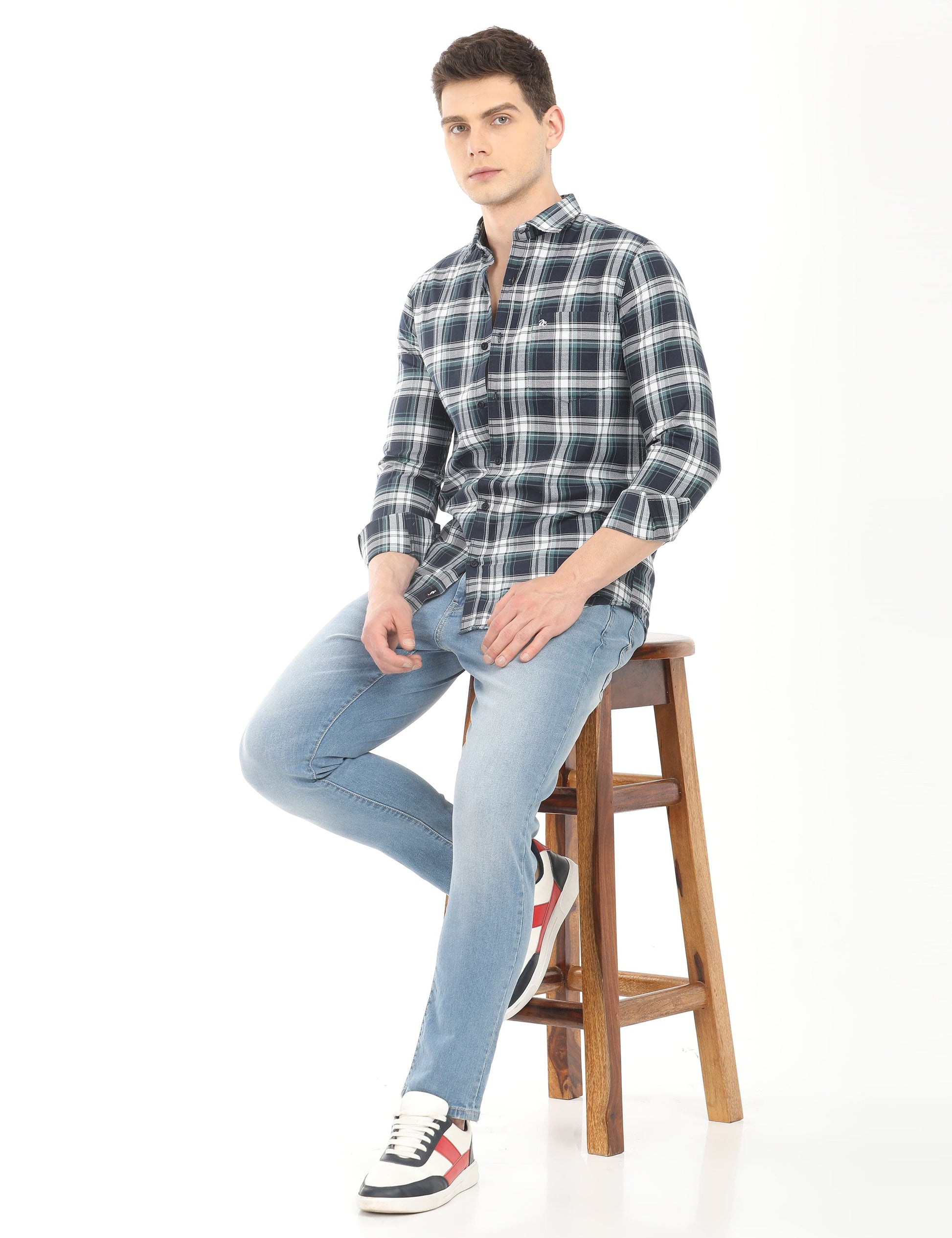 Men's Slim Fit Checks Full Sleeves Casual Shirt
