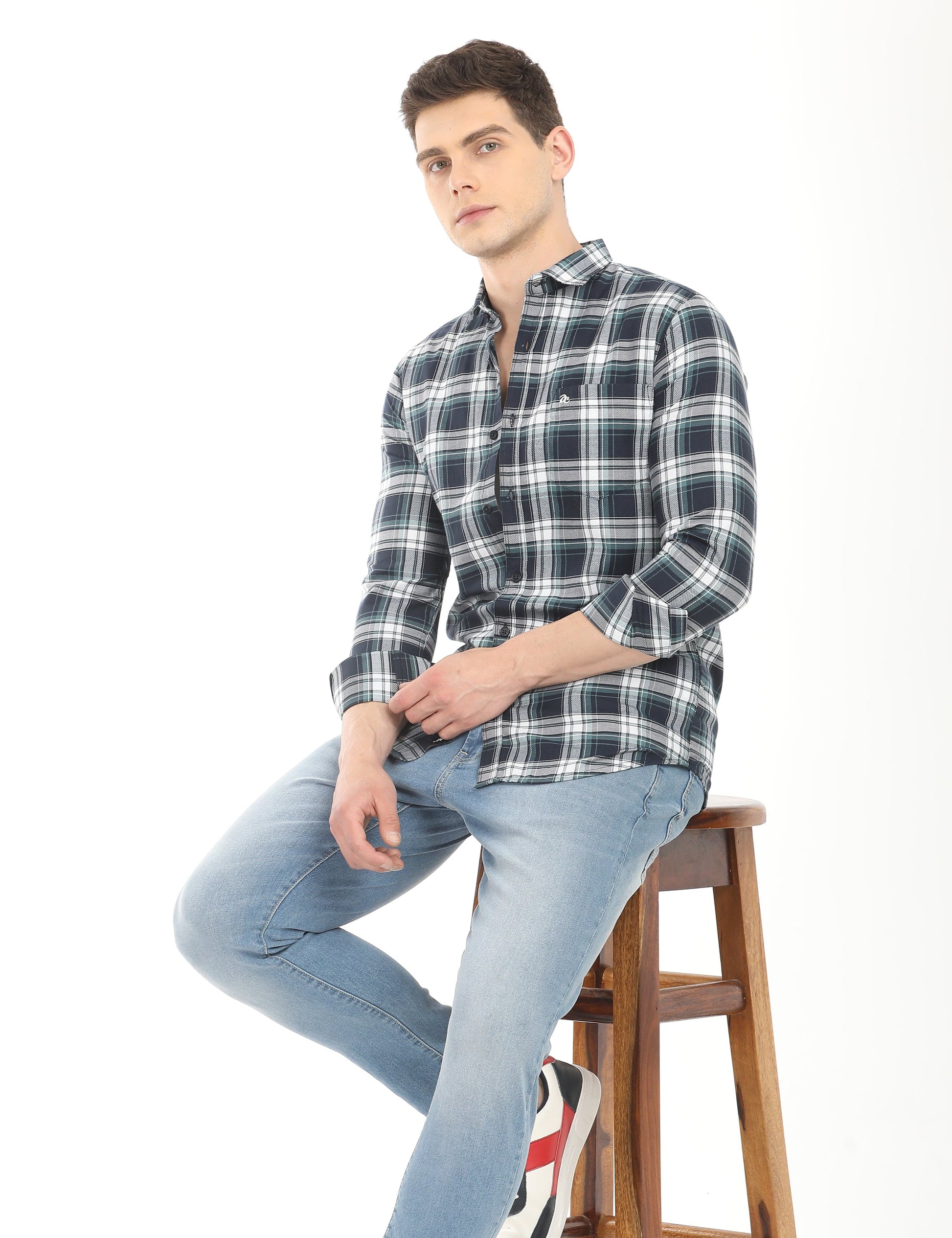 Men's Slim Fit Checks Full Sleeves Casual Shirt