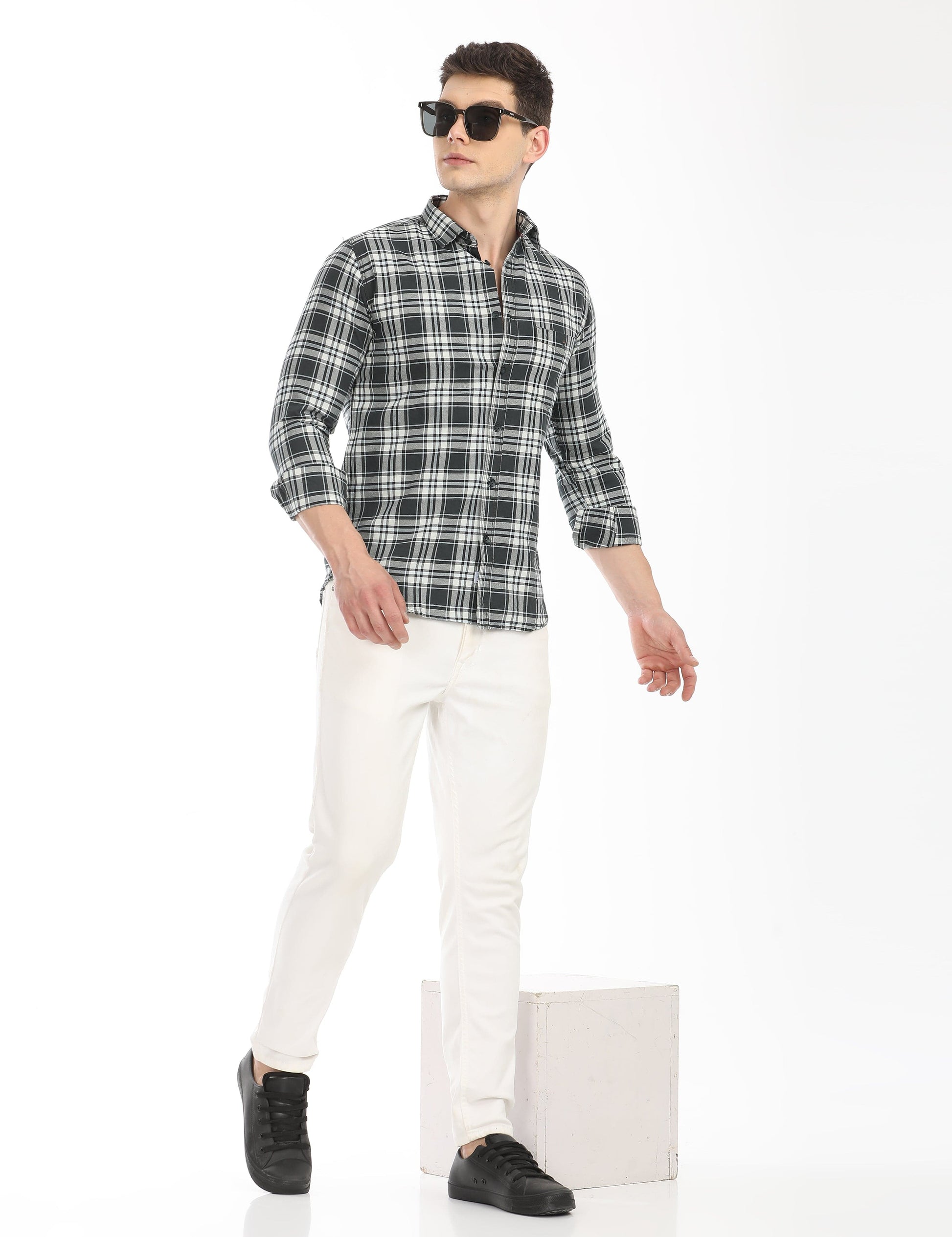 Men's Slim Fit Checks Full Sleeves Casual Shirt